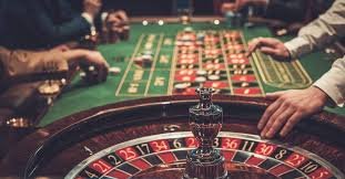 Pengguna menjaga privasi dompet digital